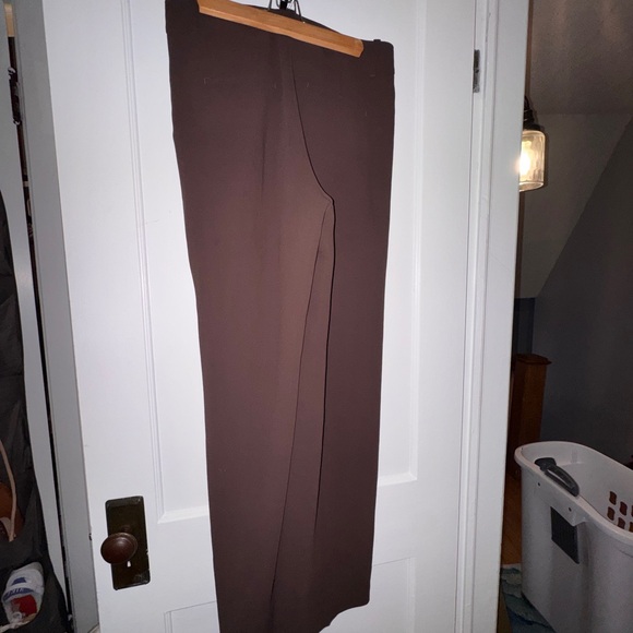 Aritzia - Effortless Crepette Pant - Curve Fit - Size 10 - Rich Mocha Brown - Picture 4 of 6